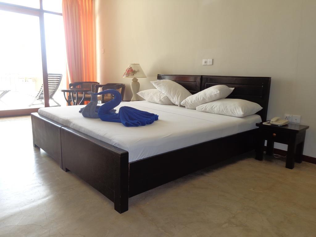 Hotel Silan Mo Мириса Екстериор снимка