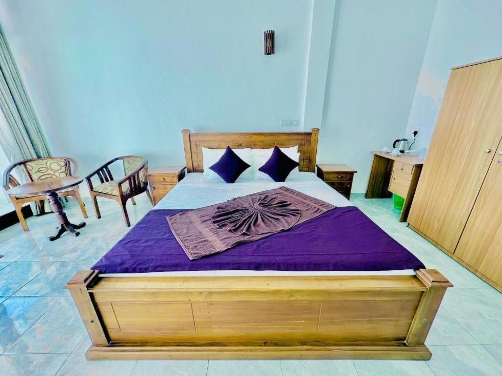 Hotel Silan Mo Мириса Екстериор снимка