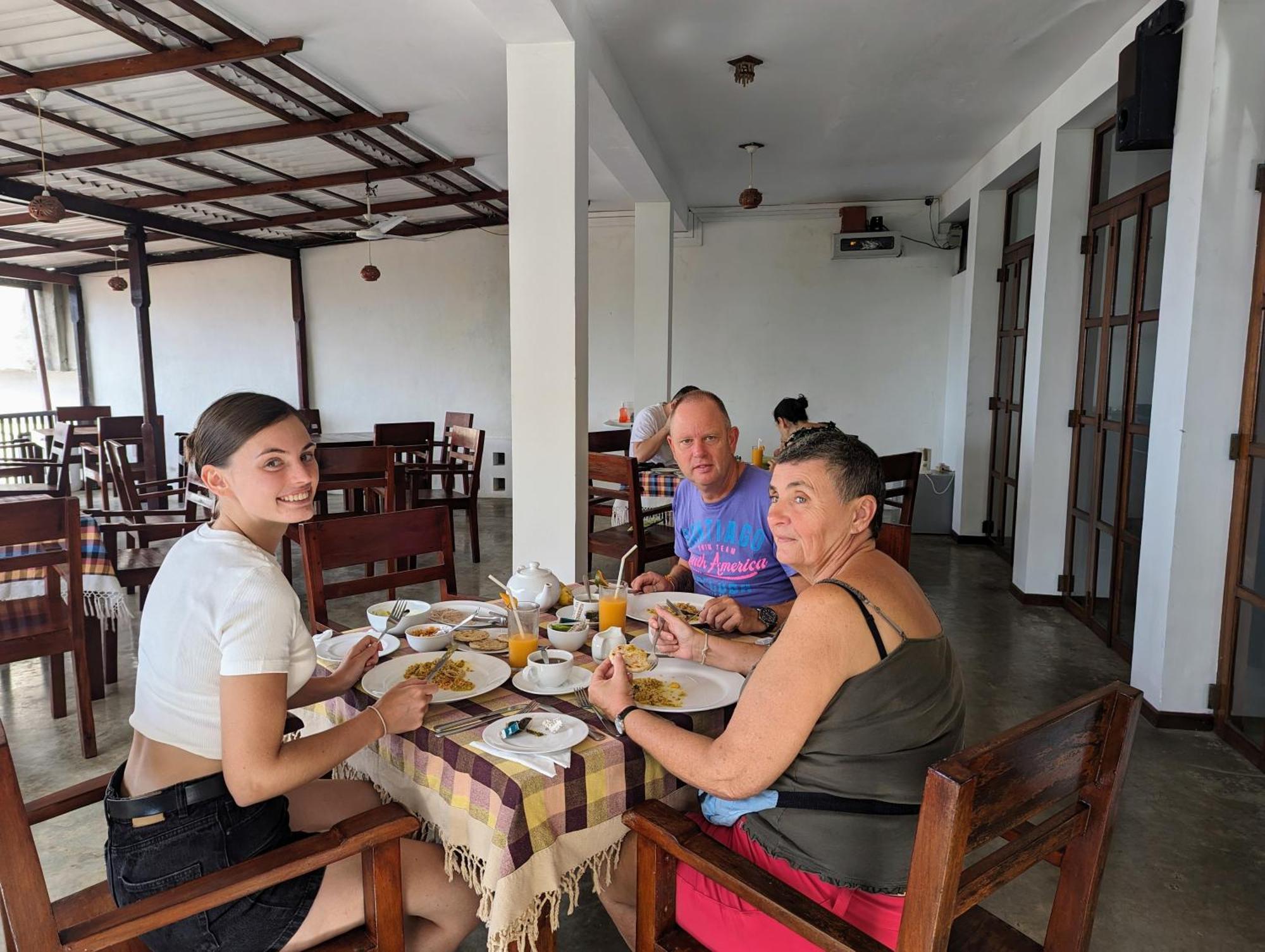Hotel Silan Mo Мириса Екстериор снимка