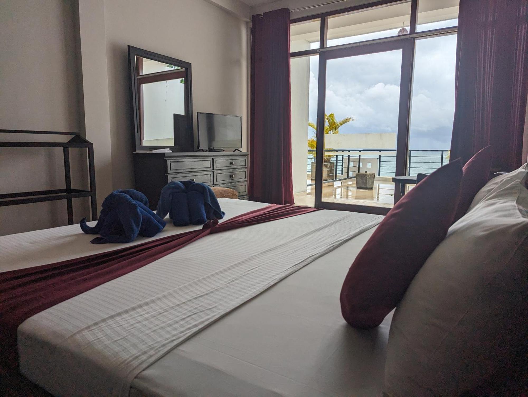 Hotel Silan Mo Мириса Екстериор снимка