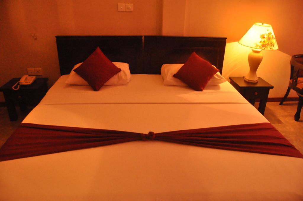 Hotel Silan Mo Мириса Екстериор снимка