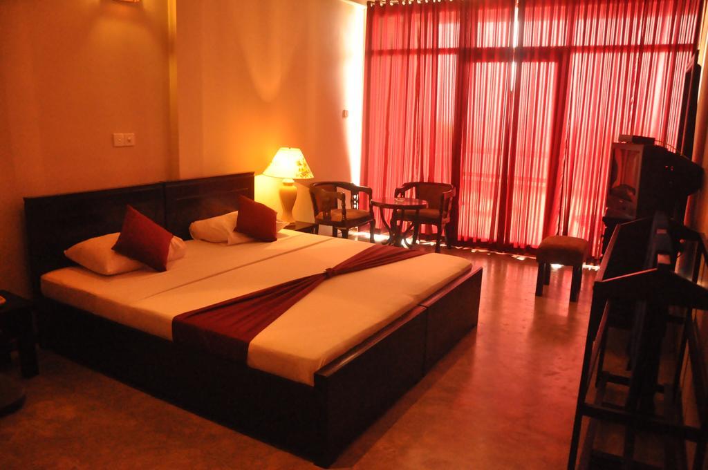 Hotel Silan Mo Мириса Екстериор снимка